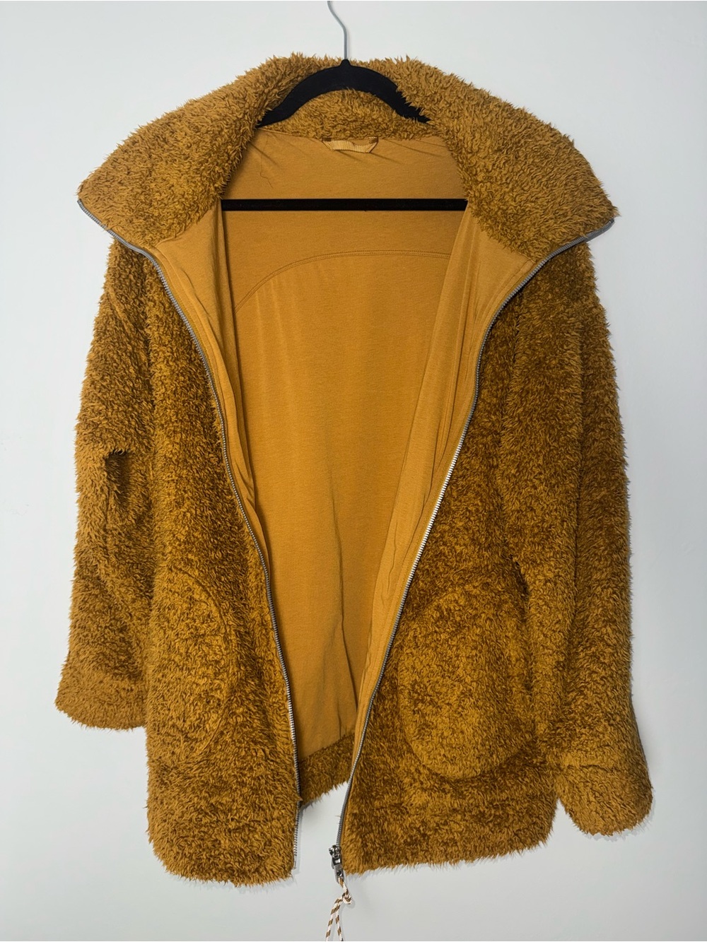 Lululemon Oh So Sherpa Jacket/ Size 4 - Picture 5 of 10
